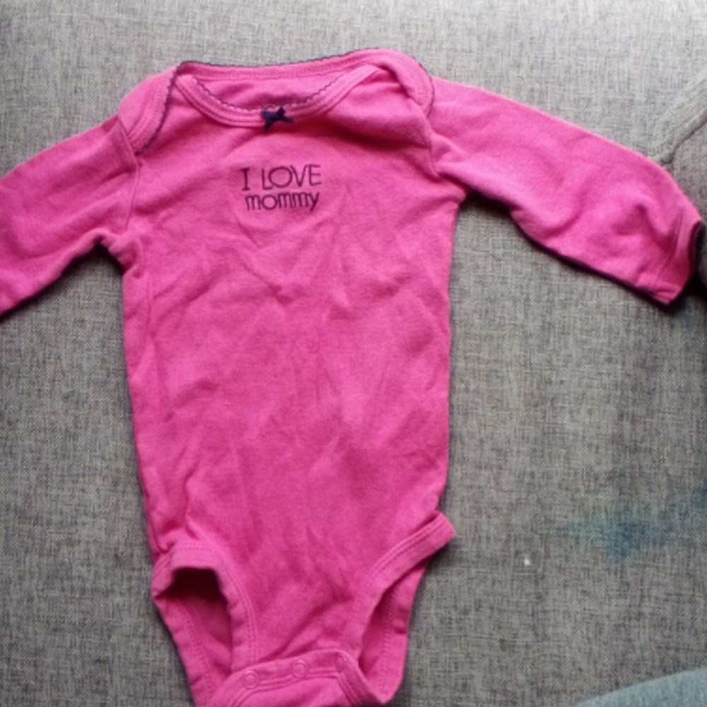 "I love mommy" onesie